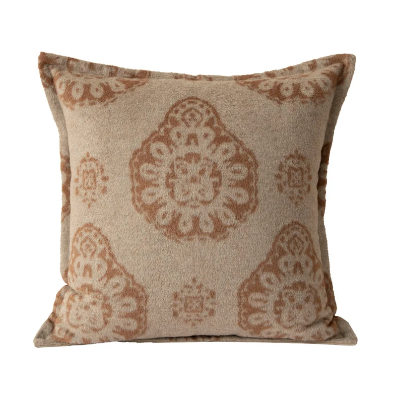Quadratisches dekoratives Sofakissen mit jacquard-gewebtem Ornament und weicher Bouclé-Oberfläche Karnz