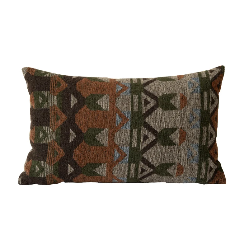 Quadratisches dekoratives Sofakissen mit jacquard-gewebtem Ornament und weicher Bouclé-Oberfläche Karnz