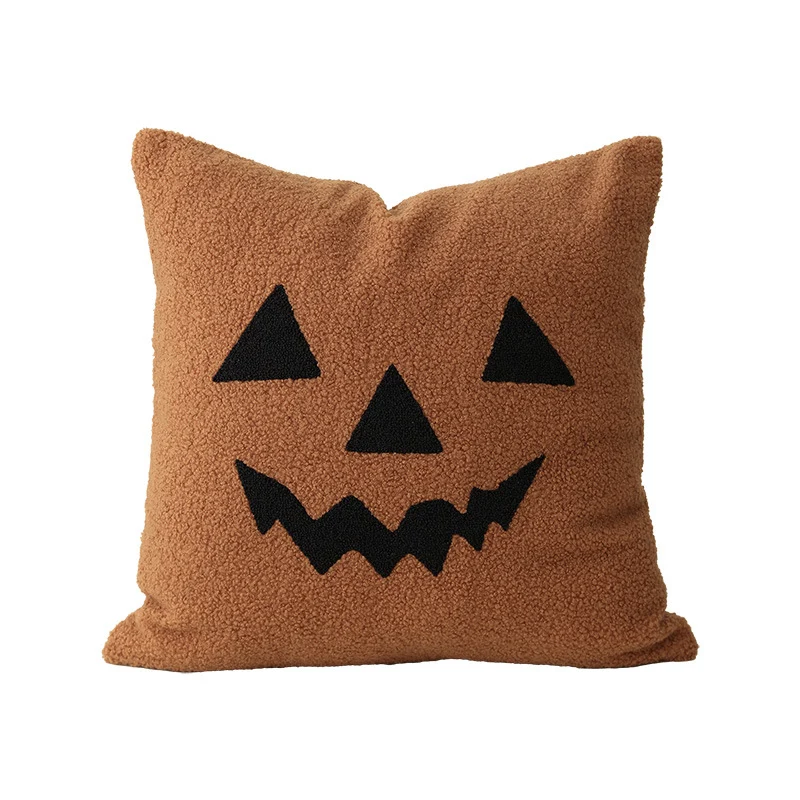 Quadratisches Dekoratives Kissen mit gesticktem Halloween‑Gespenst und Bouclé‑Oberfläche Karnz