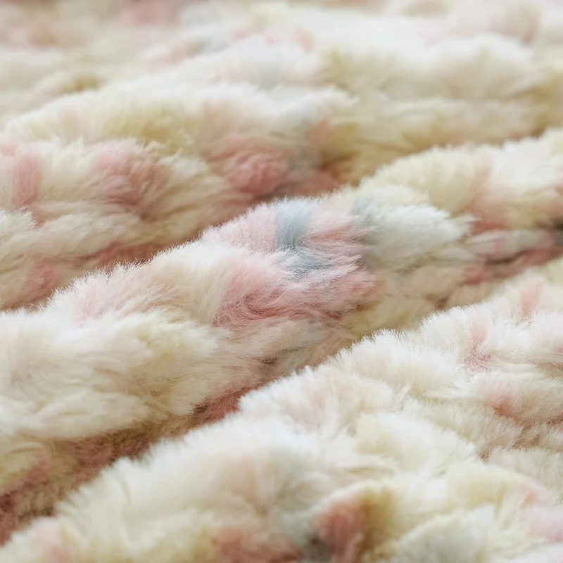 Quadratischer Bouclé‑Chenille Zierkissenbezug mit weicher Plüschstruktur Karnz