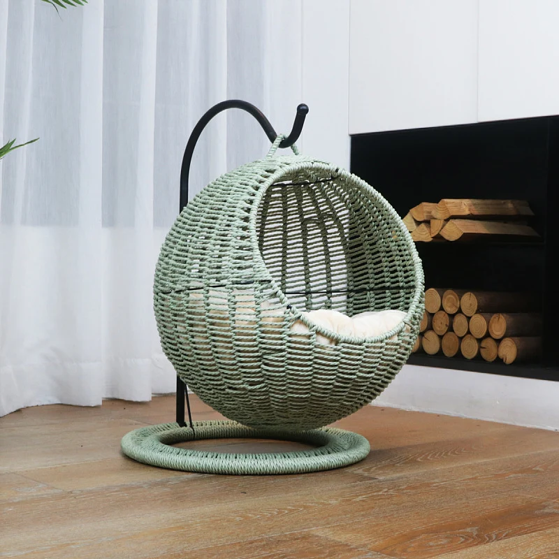 Bequemer Hängesessel aus Rattan Karnz