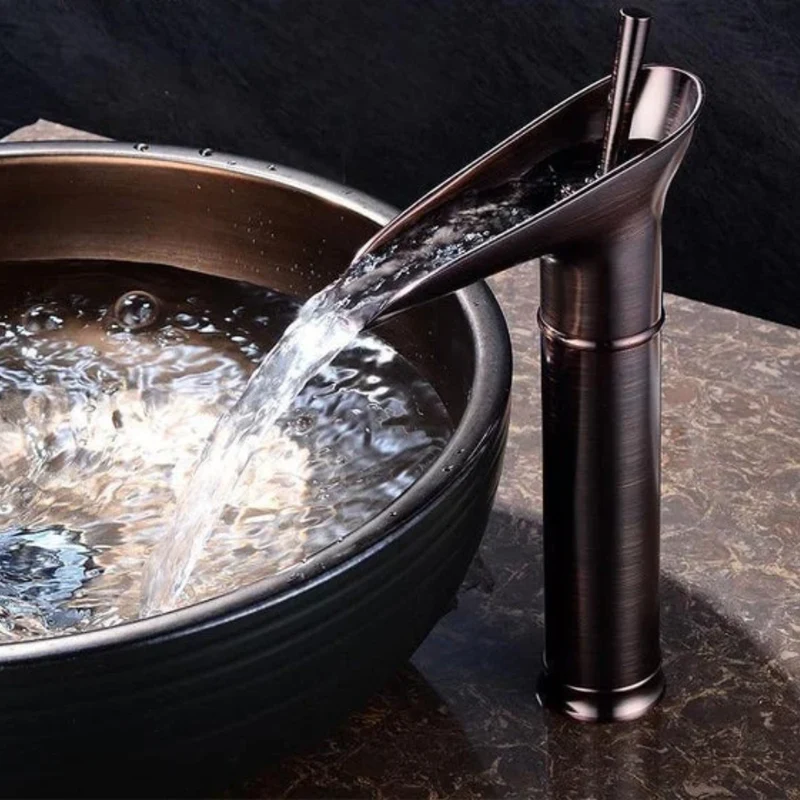 Brassélia Luxus Waschtischarmatur Gold - Wasserfall Armatur Hohe Mischbatterie für Waschbecken