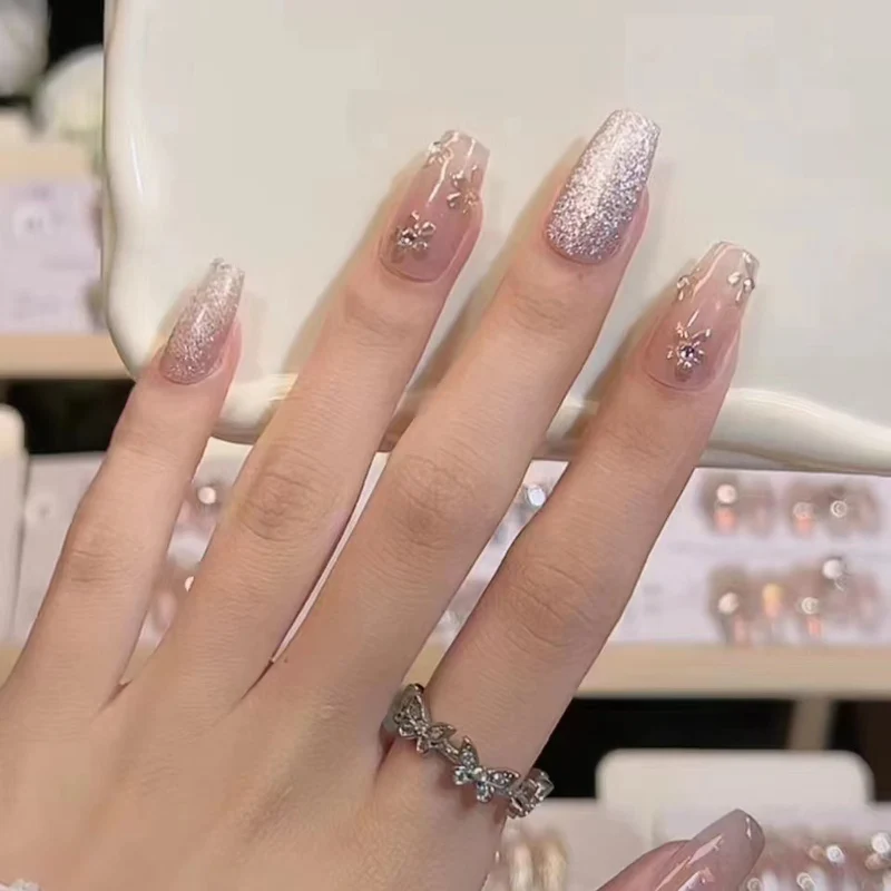 Elegant Sparkling Press-On Nail Set Stornfield