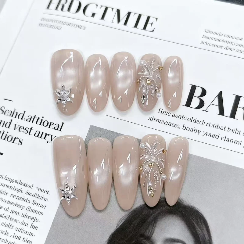 Elegant Press-On Nail Art with Rhinestones Stornfield