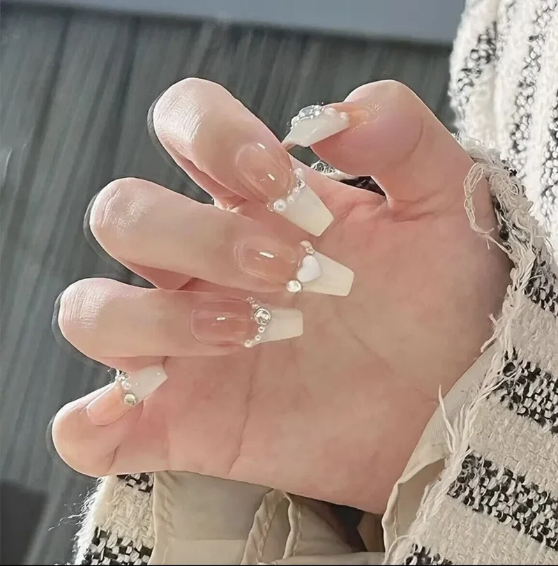 Elegant Press-On Nail Art Set with Pearl and Heart Accents Stornfield