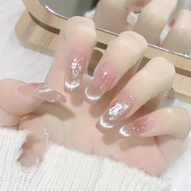 Elegant Press-On Nail Art Set with Glittering Tips Stornfield