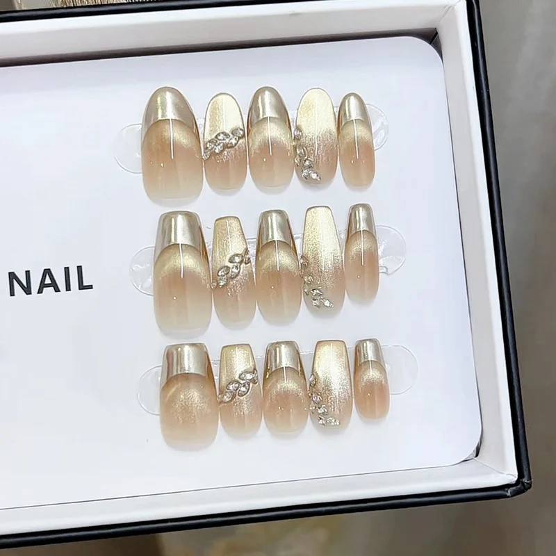 Elegant Press-On Nail Art Set with Glamorous Details Stornfield