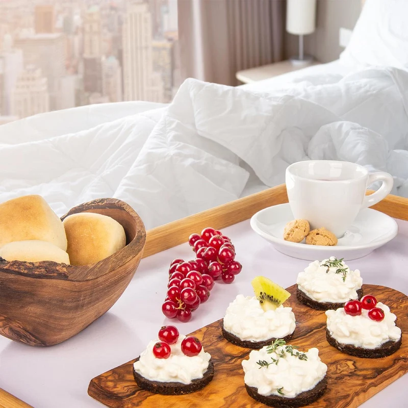 Klappbares Serviertablett aus Bambus für Frühstück im Bett