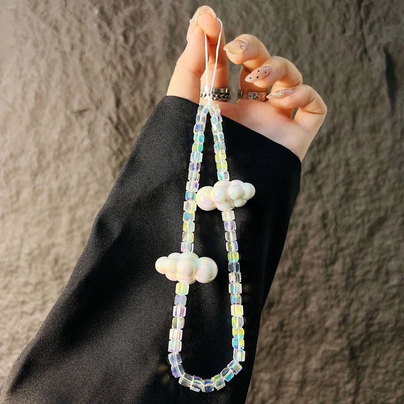 Beaded Cloud Charm Brillenhalter Karnz