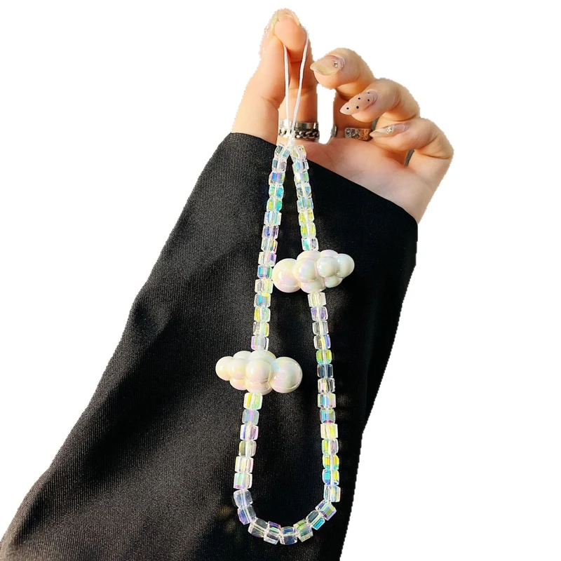 Beaded Cloud Charm Brillenhalter Karnz