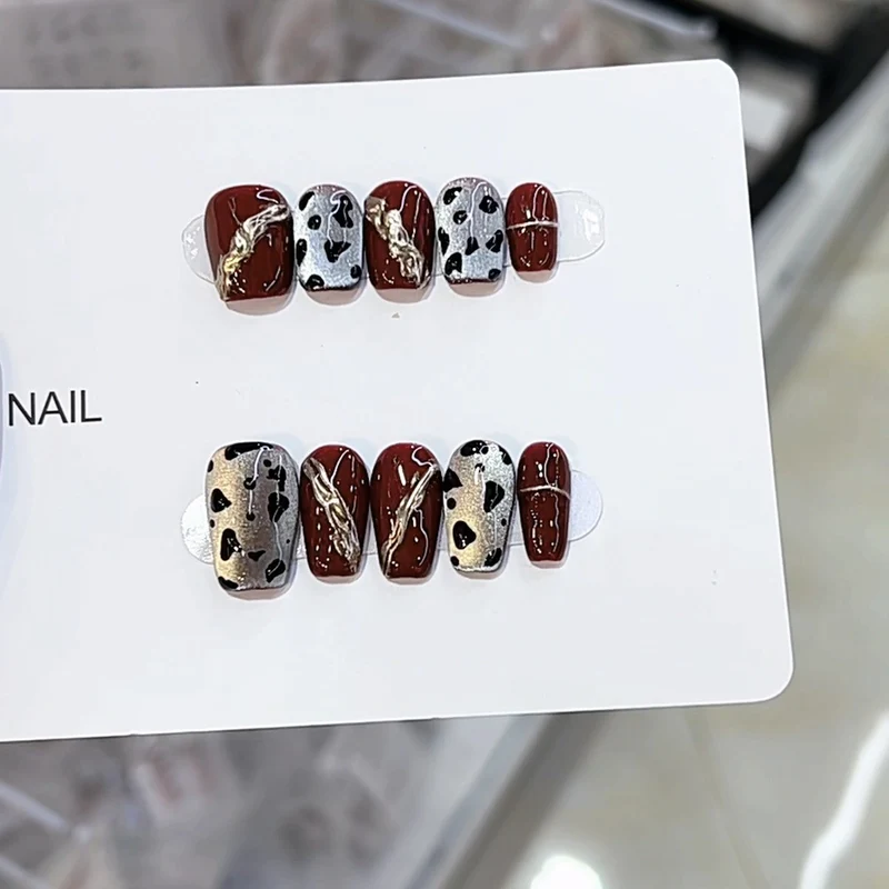 Stylish Press-On Nail Art Set with Unique Patterns Stornfield