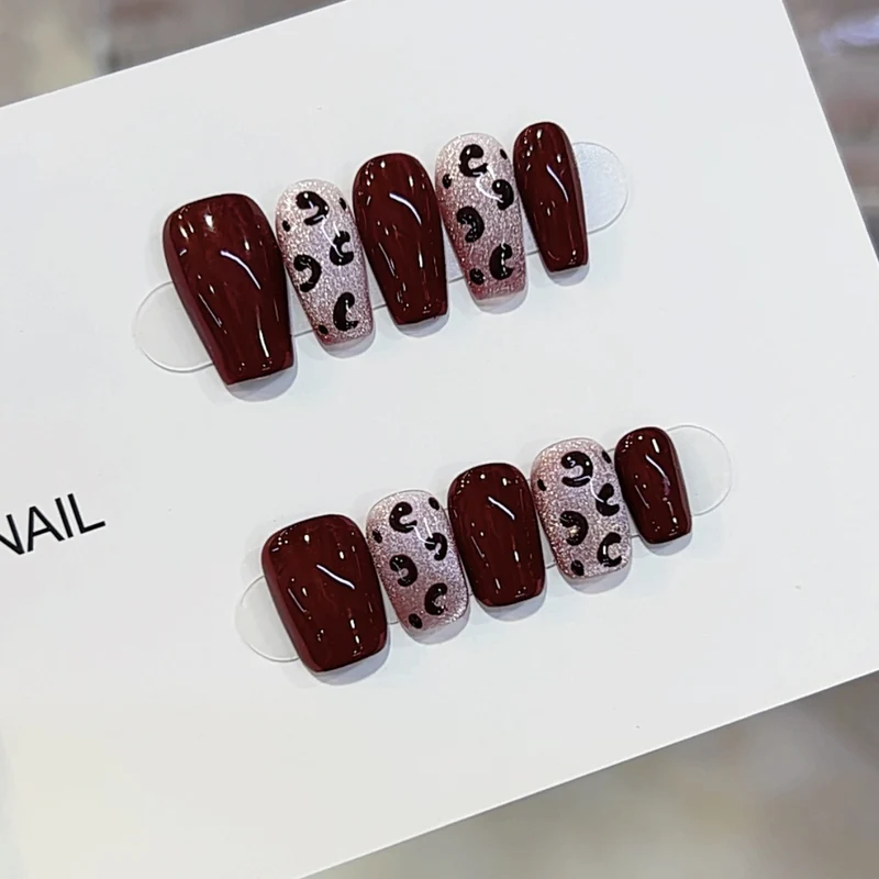 Stylish Press-On Nail Art Set Stornfield