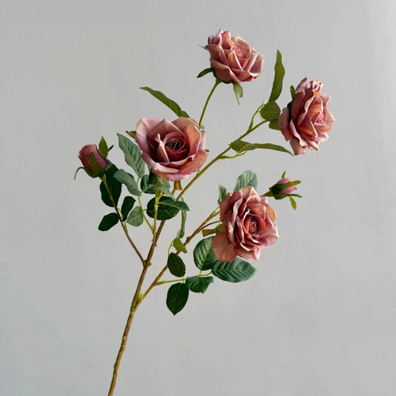 Elegante Blumenarrangement