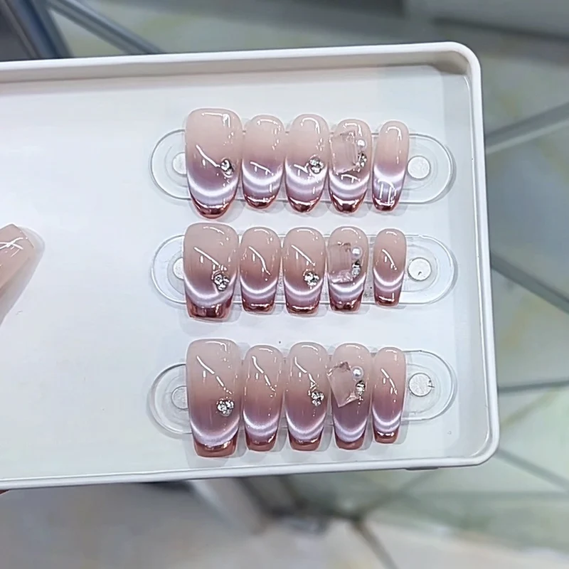 Premium Press-On Nail Set with Elegant Gradient Design Stornfield