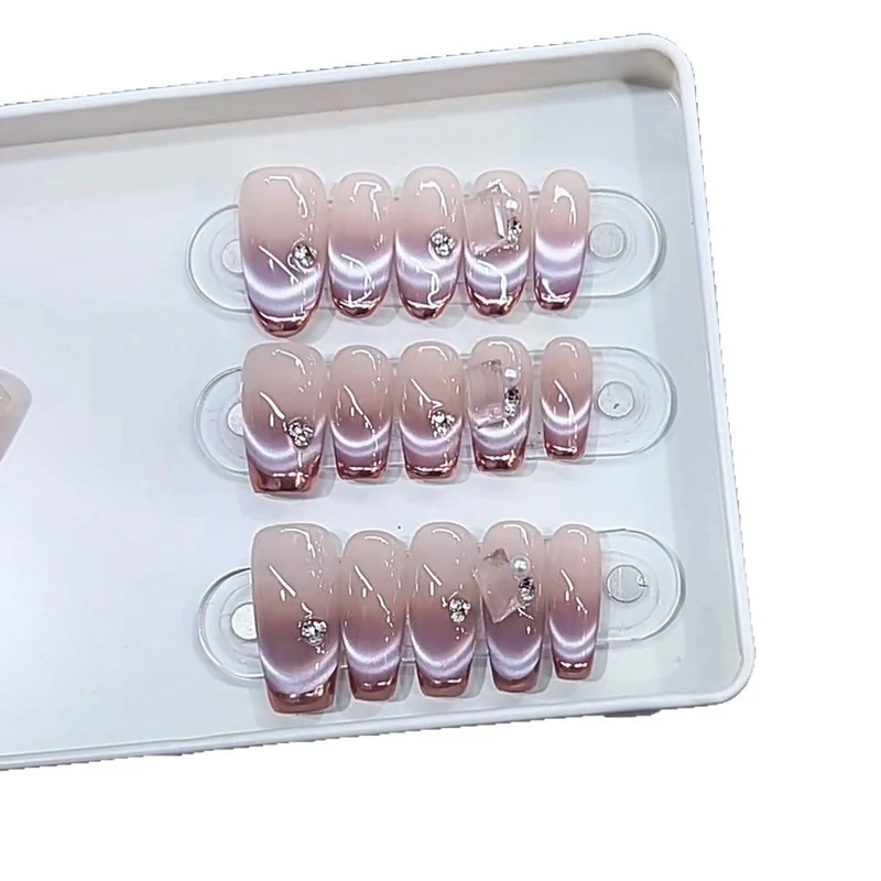 Premium Press-On Nail Set with Elegant Gradient Design Stornfield