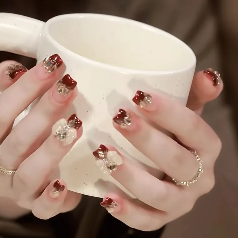 Premium Nail Art Press-On Set Stornfield
