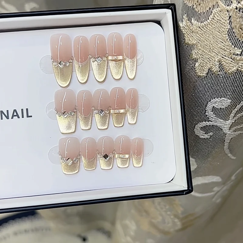 Premium Decorative Press-On Nails Stornfield