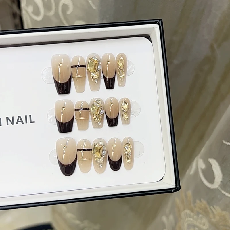 Premium Decorative Press-On Nail Set with Golden Accents Stornfield