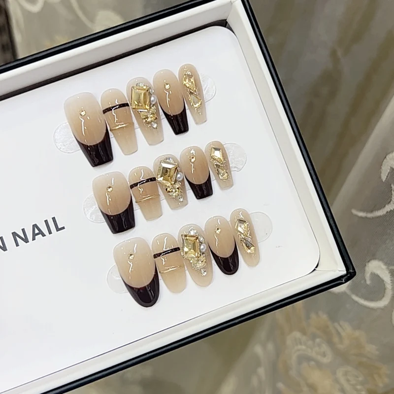 Premium Decorative Press-On Nail Set with Golden Accents Stornfield