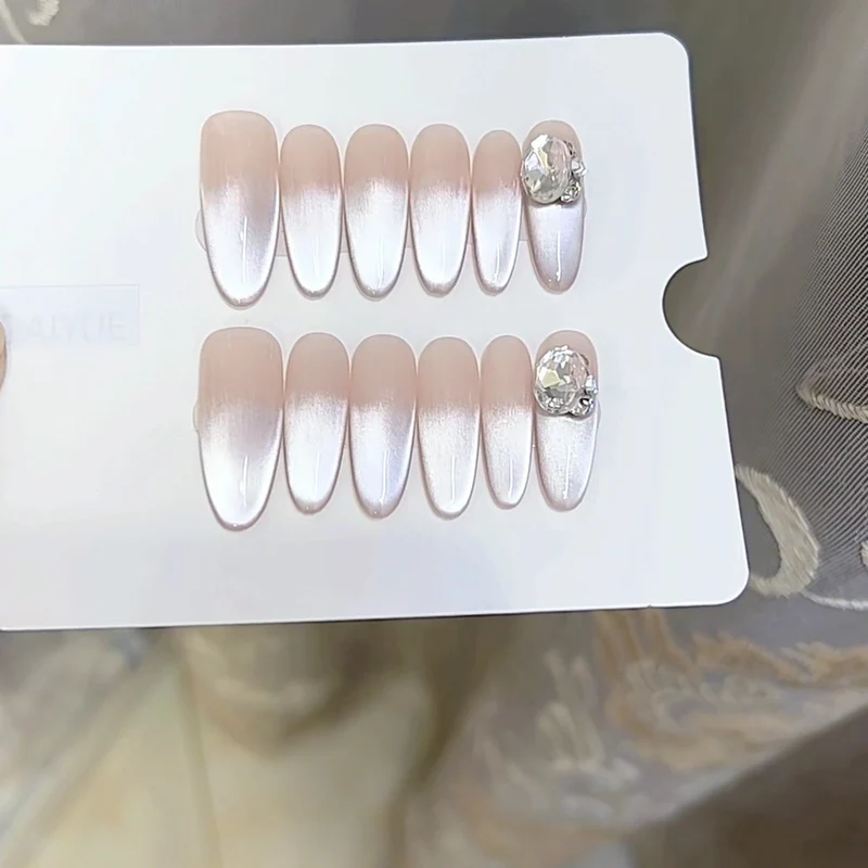 Glamourous Press-On Nail Set Stornfield