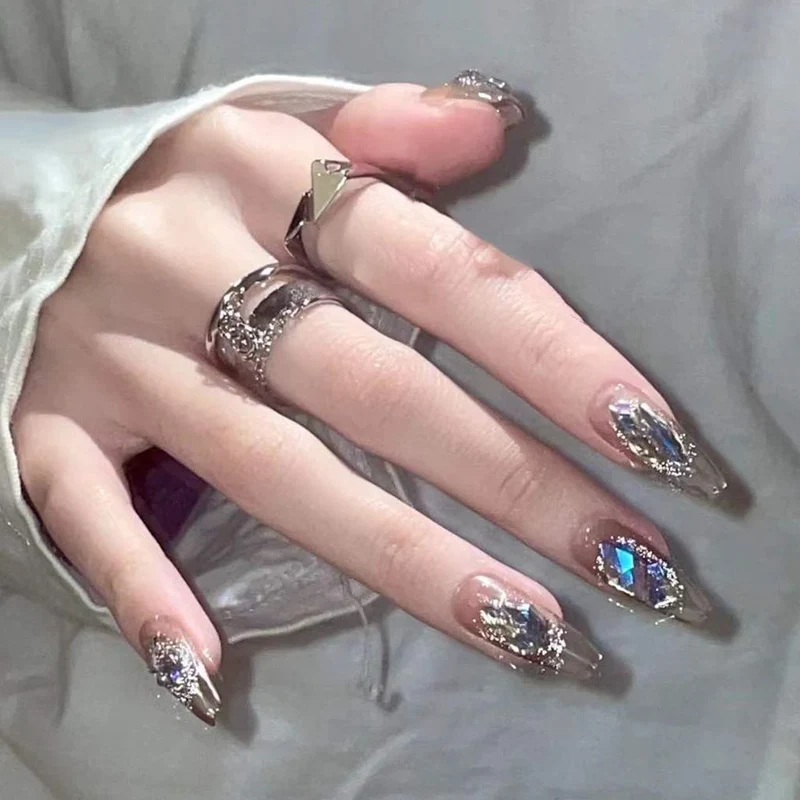 Glamorous Nail Art Press-On Set Stornfield