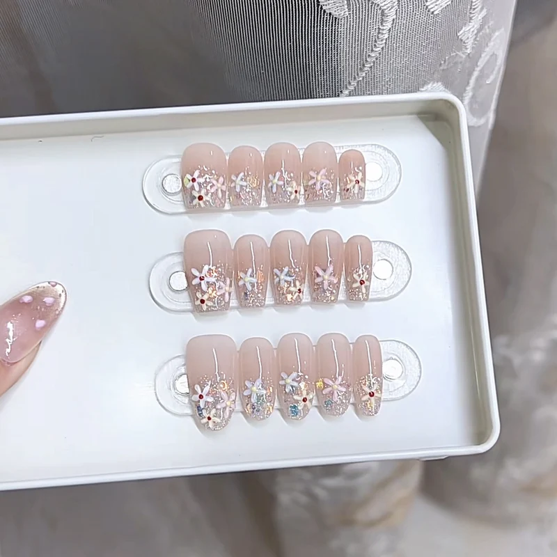 Floral-Inspired Decorative Press-On Nail Set Stornfield