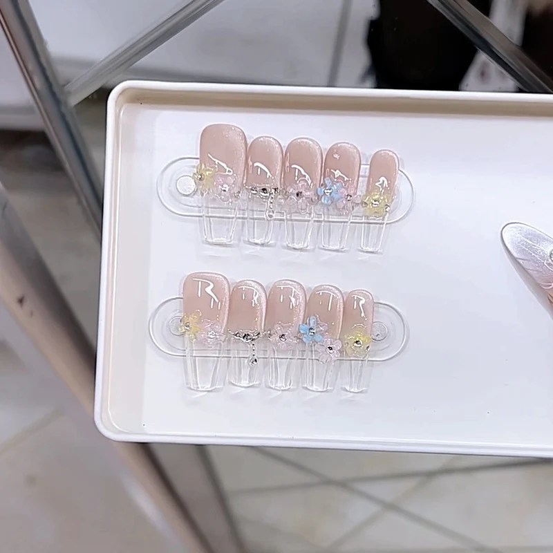 Floral Decorative Press-On Nail Set Stornfield
