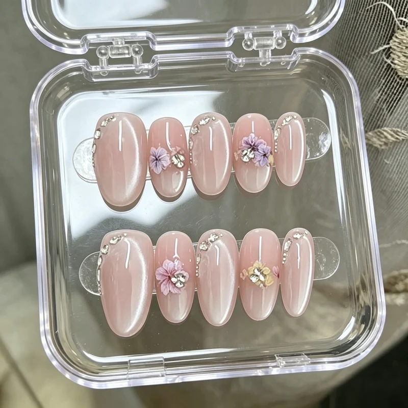 Floral-Accented Press-On Nail Set Stornfield