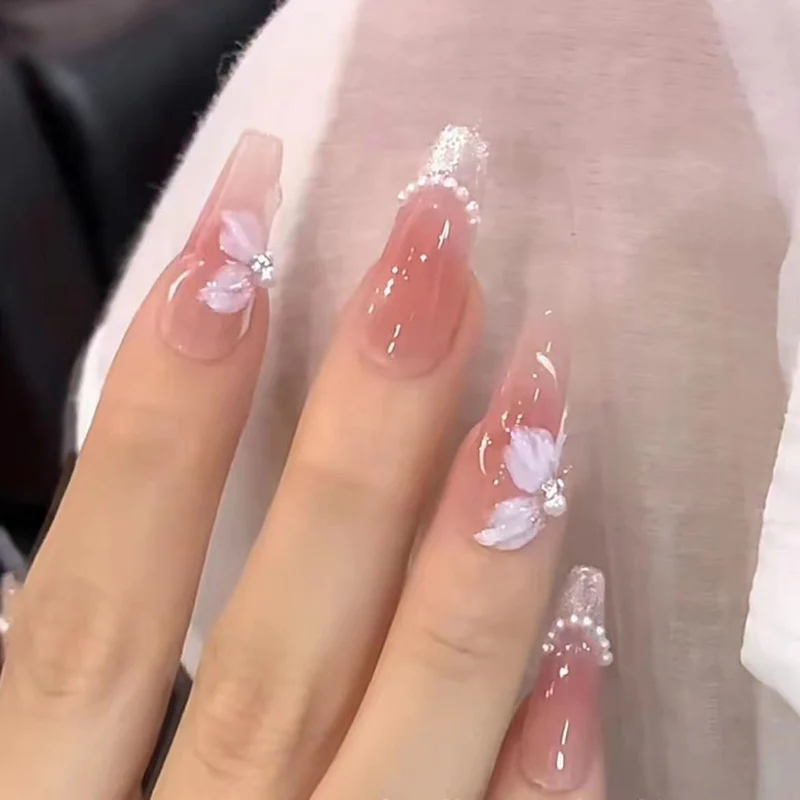 Floral Accent Press-On Nail Set Stornfield