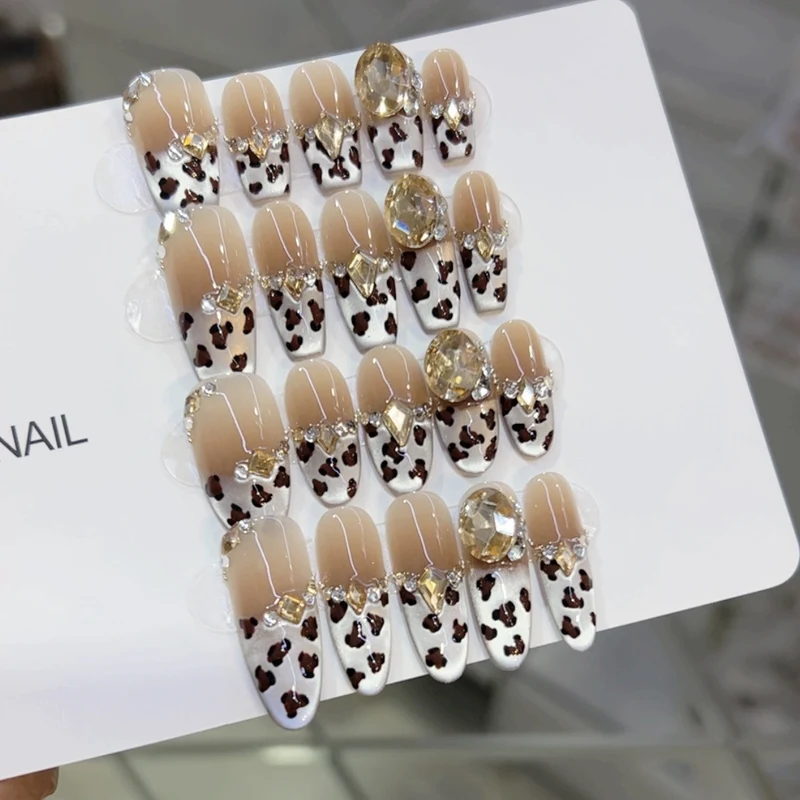 Artistic Press-On Nail Set with Leopard Design Stornfield