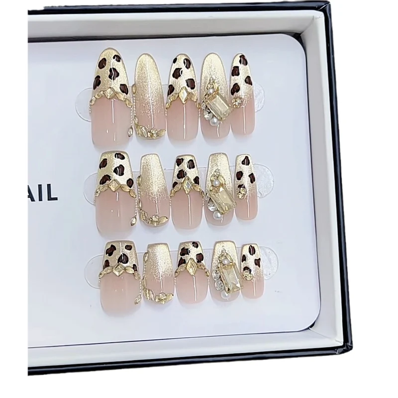 Artistic Press-On Nail Set with Leopard Accents Stornfield