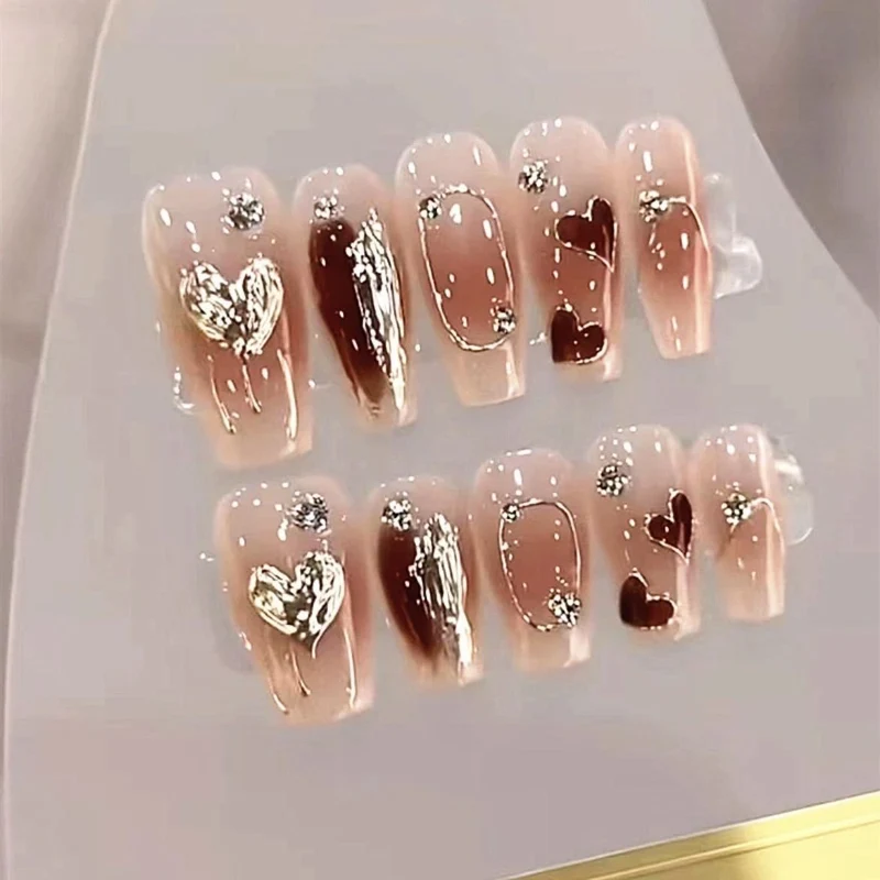Artistic Press-On Nail Set with Elegant Metallic Accents Stornfield