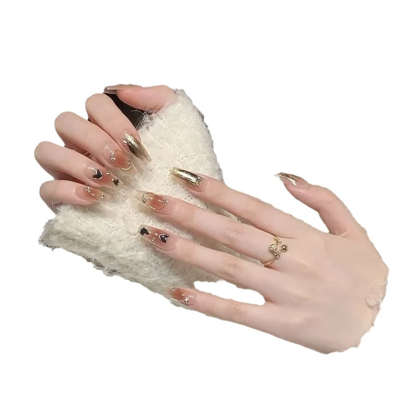 Artistic Press-On Nail Set with Elegant Metallic Accents Stornfield