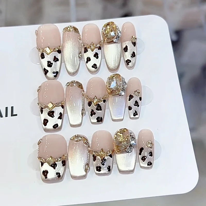 Artistic Press-On Nail Art Set with Luxe Accents Stornfield