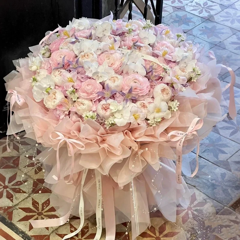 Exquisites florales Blumenarrangement