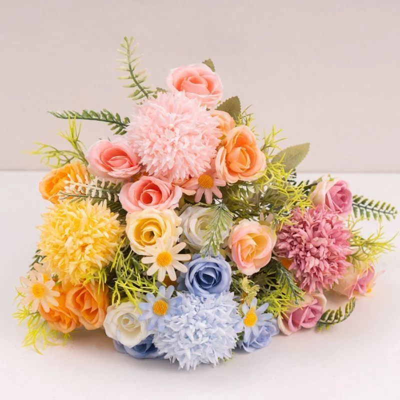 Lebhaftes dekoratives Blumenbouquet