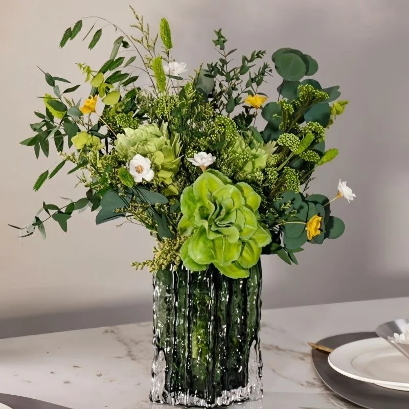 Stylische Grüne Blumenanordnung