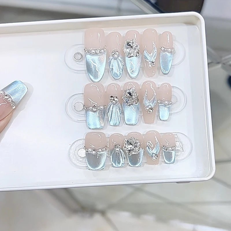 Elegant Luxury Press-On Nail Art with Rhinestones Stornfield
