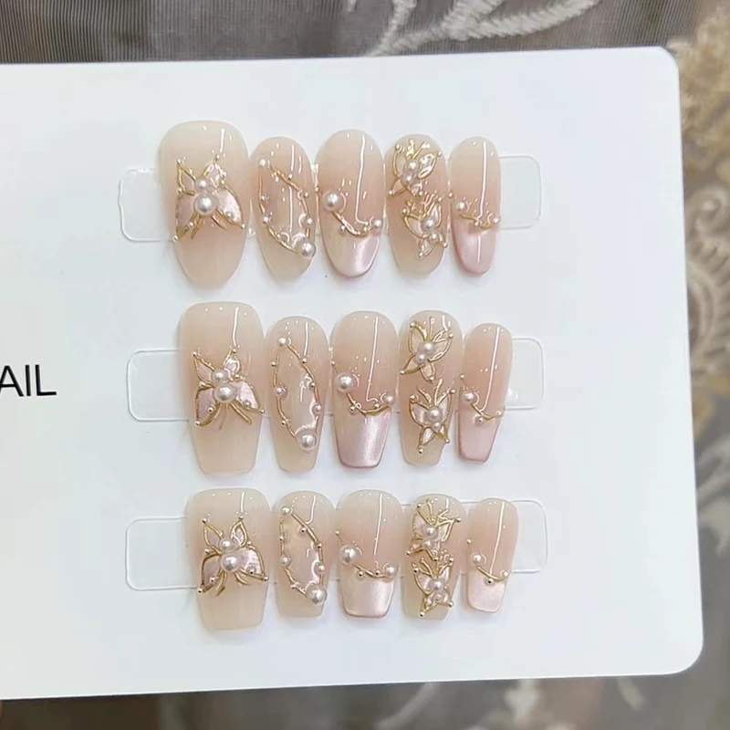 Elegant Floral Design Press-On Nails Set Stornfield