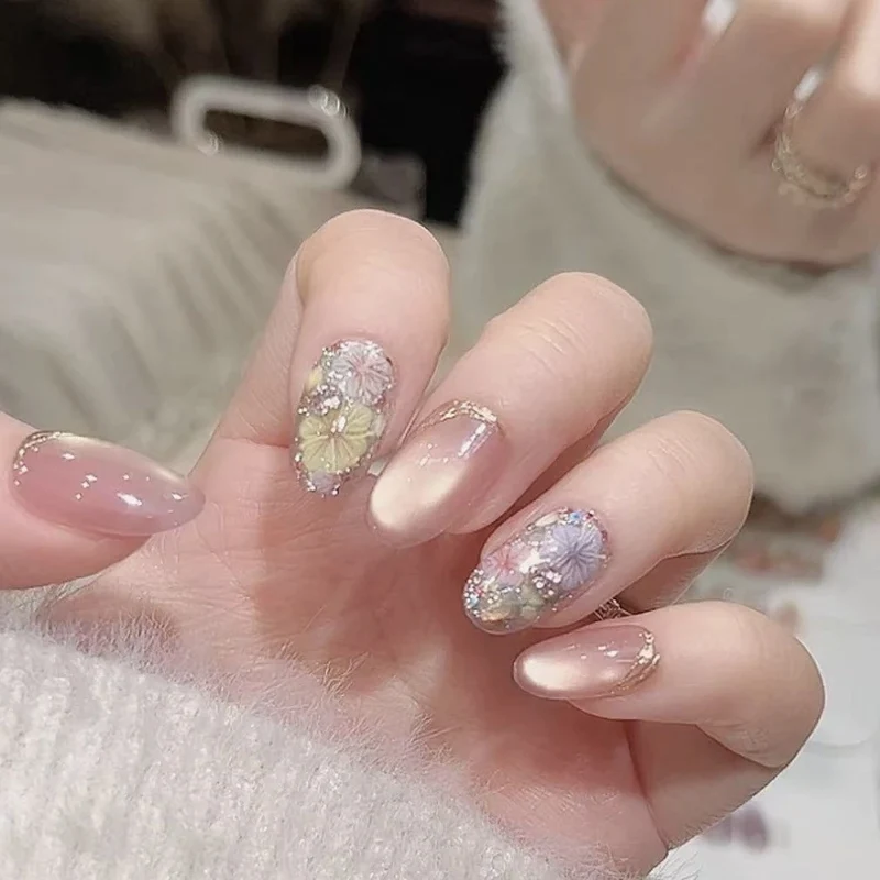 Elegant Floral-Design Press-On Nail Set Stornfield