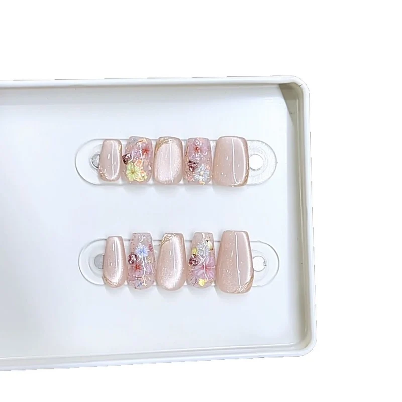 Elegant Floral-Design Press-On Nail Set Stornfield