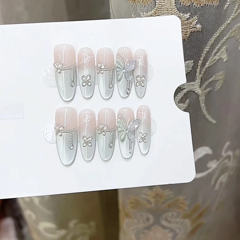 Elegant Decorative Press-On Nail Art Set Stornfield