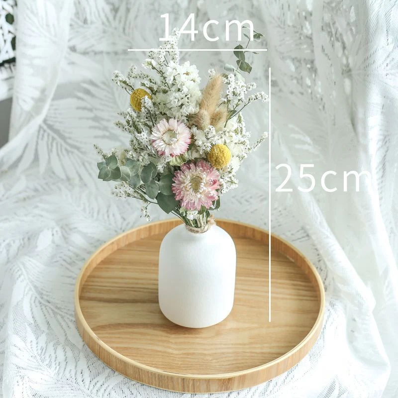 Natürlich getrocknetes Blumenstrauß Arrangement