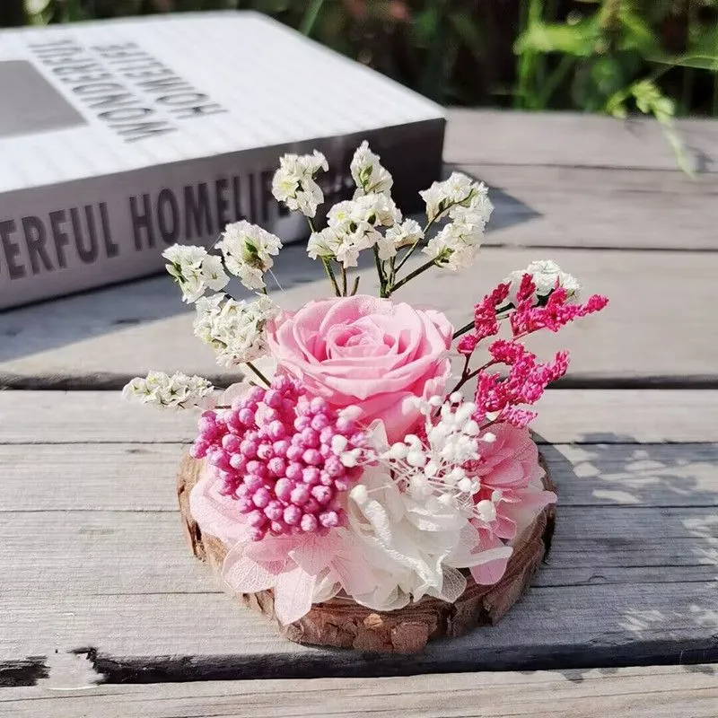 Natürliche getrocknete Blumenarrangements
