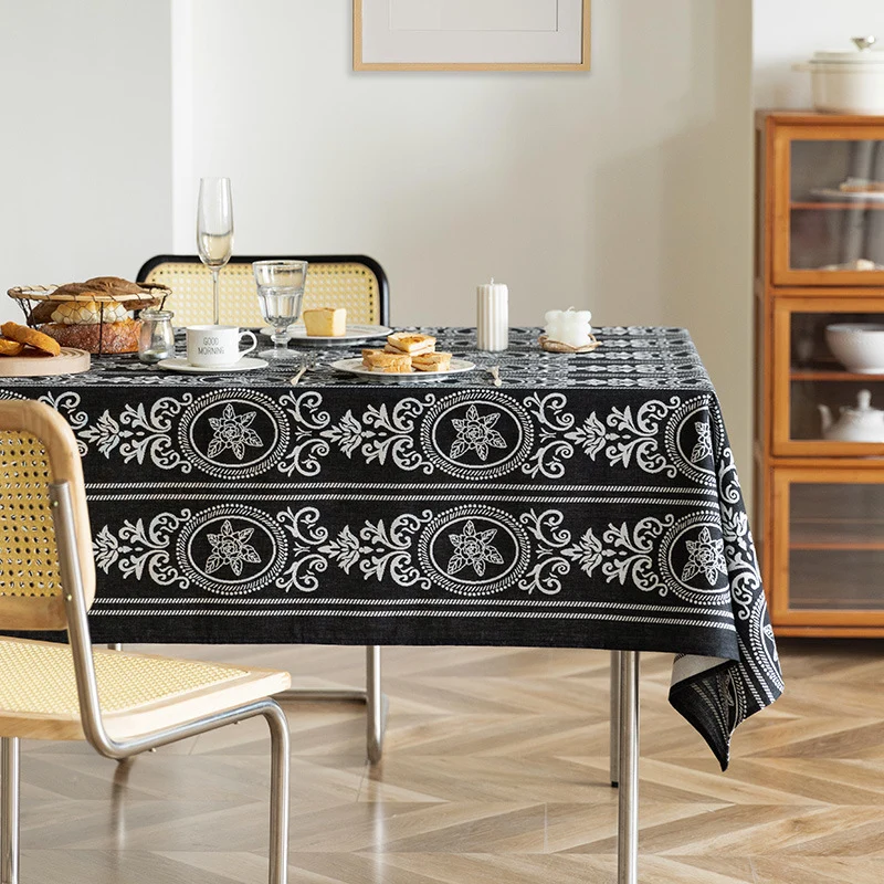 Reversible jacquard tablecloth with floral medallion reliefs Stornfield