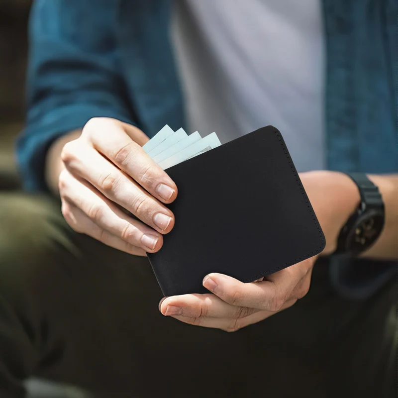 Minimalist RFID-Blocking Leather Wallet Stornfield