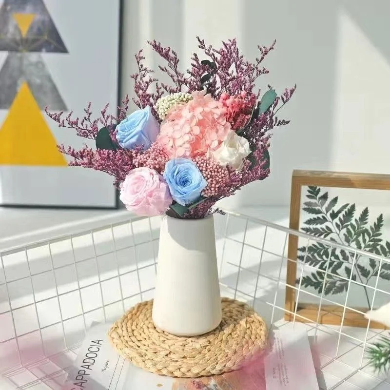 Elegante dekorative Schein- Blumenanordnung
