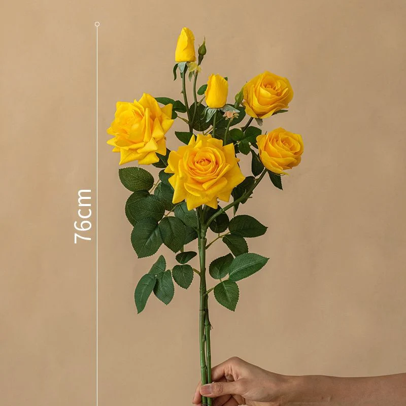 Elegante synthetische Rosenbouquet