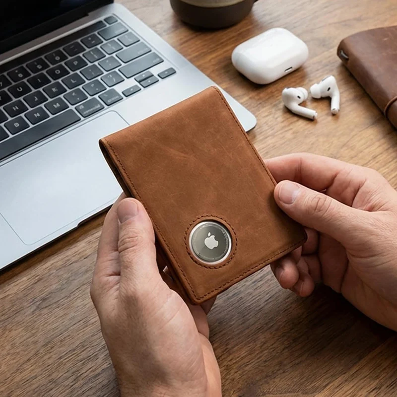 Premium Leather Wallet with AirTag Holder Stornfield