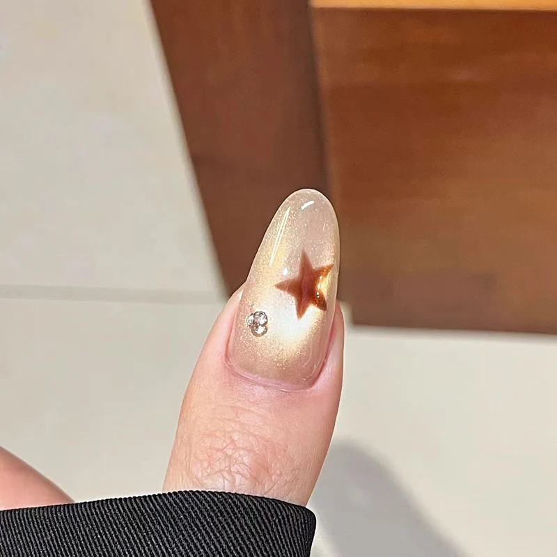 Dekorative Nagelkunst Karnz